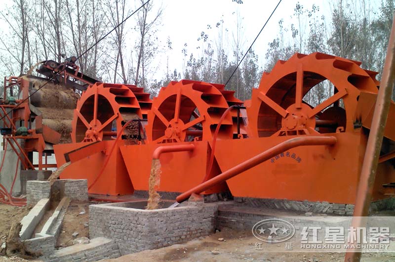 三臺洗砂機(jī)同時(shí)生產(chǎn)，更有效